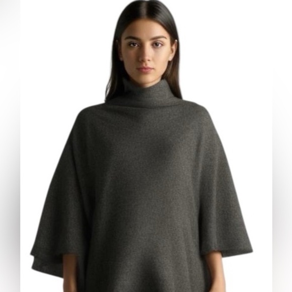 Sweaters - Hand knit NWT Grey Cashmere Poncho Sz M